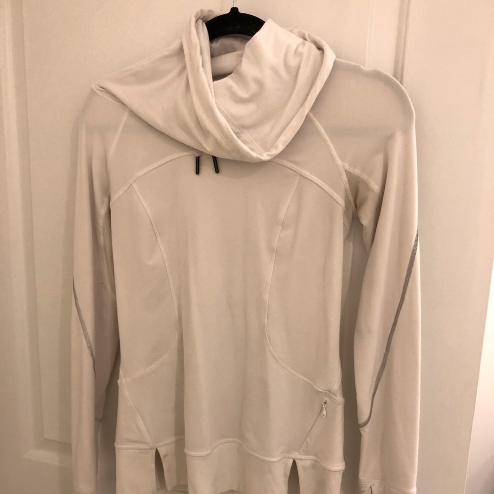 Lululemon Scoop Neck long sleeve size 4!